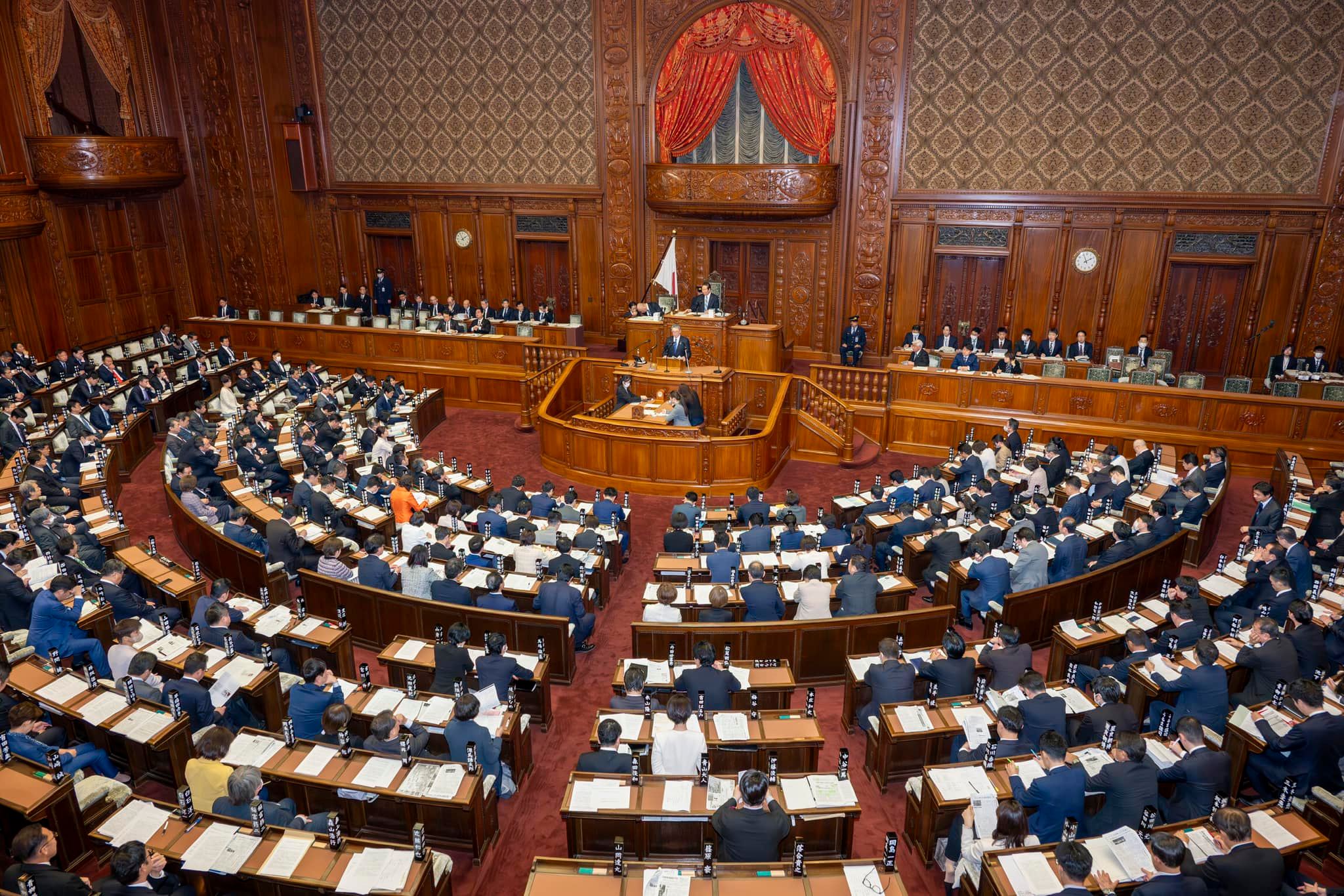 衆議院本会議 | とがし博之オフィシャルサイト