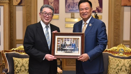 アヌティン氏がタイ首相に就任
