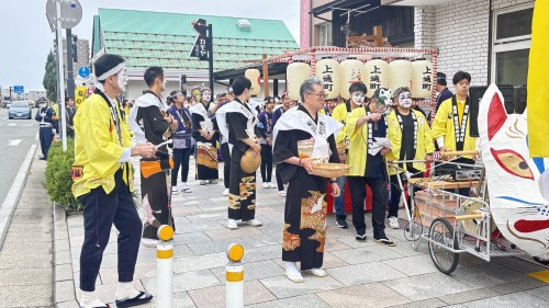 招福狐の行列に参加しました