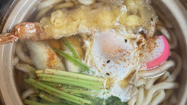 今年初の鍋焼きうどん 今年初の鍋焼きうどん